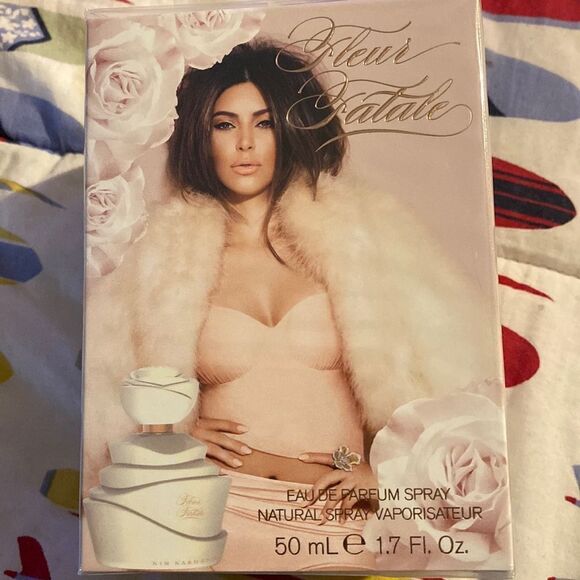 Free with 35$ or more purchase Kim Kardashian Fleur Fatale Smells amazing!!! New - Picture 1 of 4